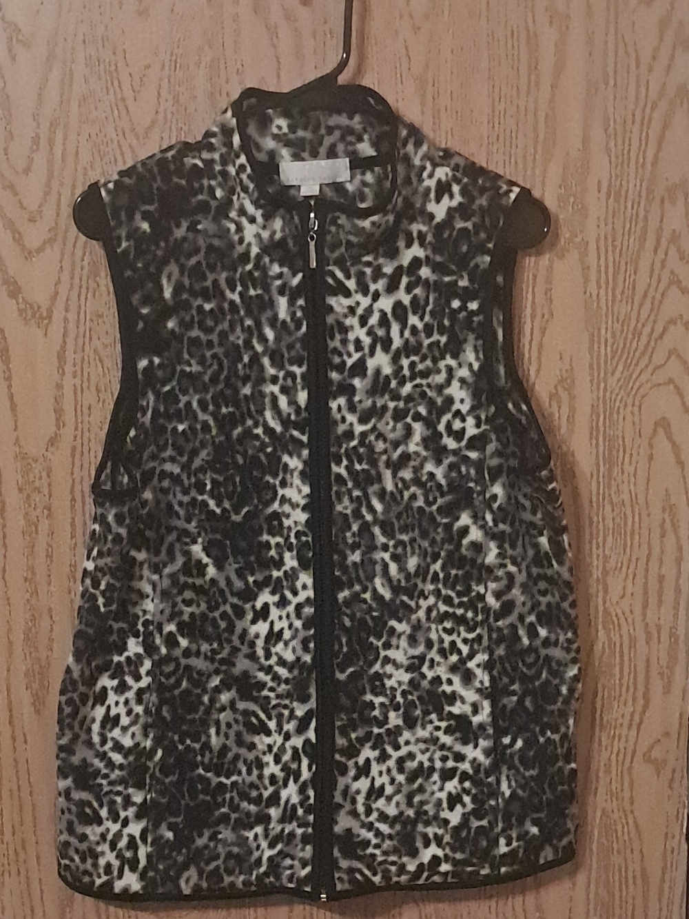 Carolyn Taylor Black & White Leopard Print Sleeveless Vest XL